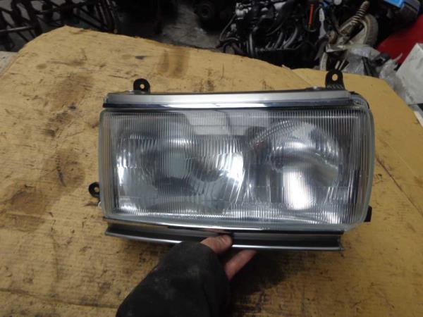 PHARE DROIT TOYOTA - Vue 1